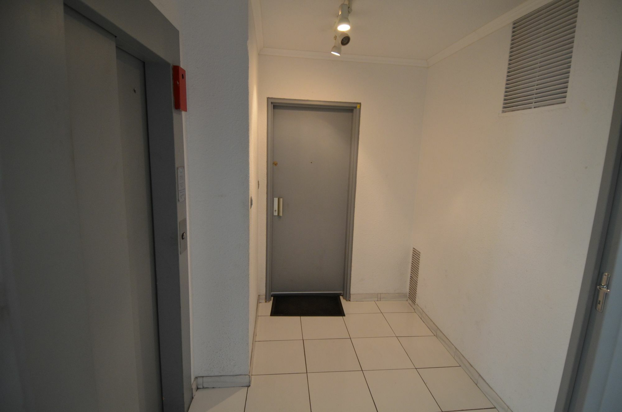 Appartement Rooftop 8 Personnes Grande Terrasse Avec Parking Quartier Aeroport Nice Exterior photo